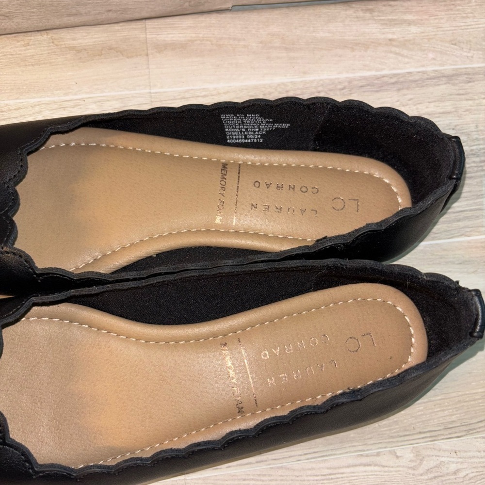 Lauren Conrad Black Scalloped Flats - Picture 6 of 9